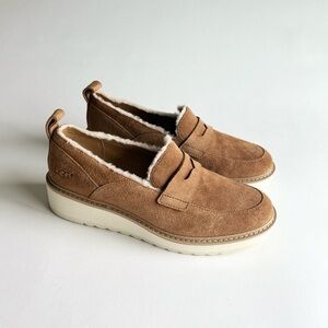 UGG Penny Tan Suede Sheepskin Leather Fur Trim Rubber Outsole Loafers size 8